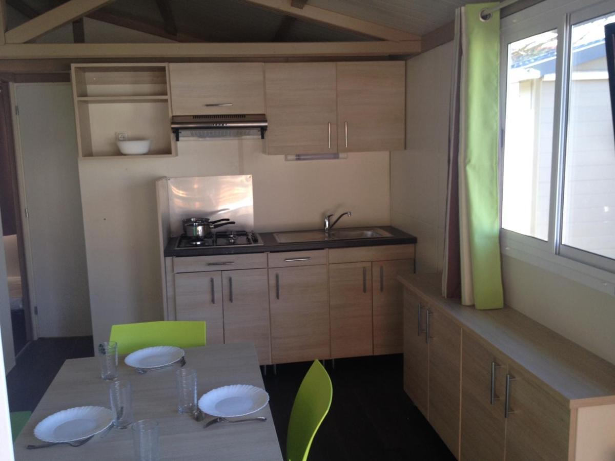 Camping Au Tour De L'Aveyron LʼHospitalet-du-Larzac Exterior foto